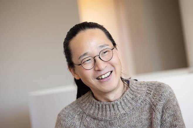 "경량 문명은 무게와 안정을 포기하는 문명입니다."/ 사진=김흥구