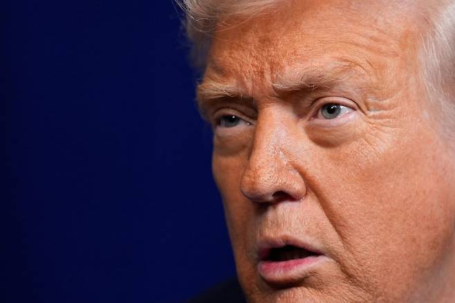 도널드 트럼프 미국 대통령은 3일(현지 시간) 베네수엘라를 상대로 한 대규모 군사 작전이 성공했다며 니콜라스 마두로 베네수엘라 대통령을 축출했다고 밝혔다. 사진은 트럼프 대통령. 뉴시스