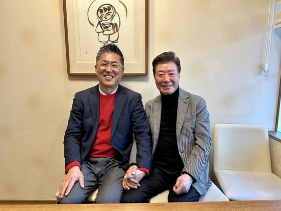 연기자 출신인 이정길 한국프로파크골프협회장(오른쪽)과 전영창 부회장. [사진 전영창]