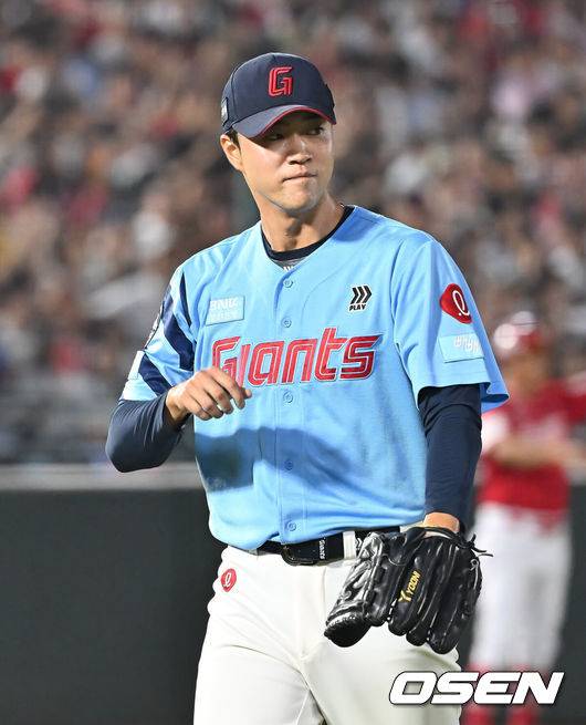 [OSEN=부산, 이석우 기자] 롯데 자이언츠 윤성빈 011 2025.08.08 / foto0307@osen.co.kr