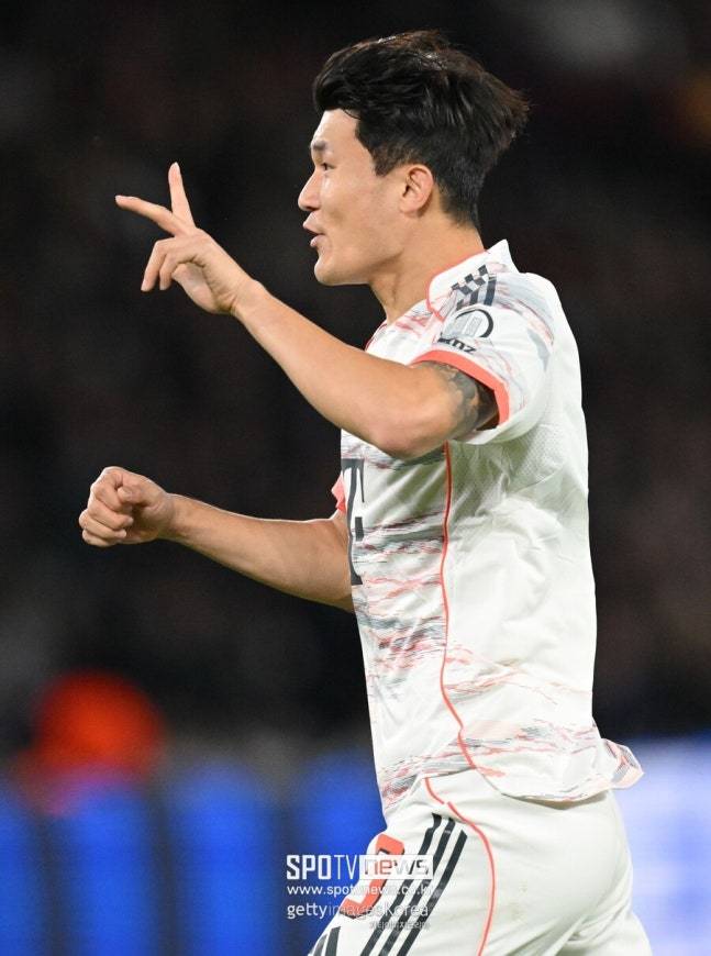 ▲ 최근 이탈리아와 튀르키예 등 복수의 명문 구단들로부터 구체적인 영입 제안이 쏟아진 김민재. 겨울 이적 시장의 뜨거운 감자로 떠올랐으나 김민재는 뮌헨에서의 도전을 멈추지 않겠다는 의사를 분명히 하며 잔류를 선언했다.