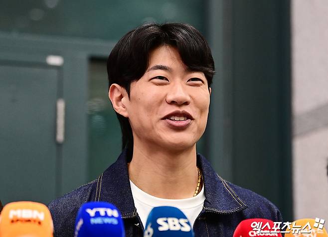 미국프로야구 메이저리그(MLB) 샌디에이고 파드리스와 4년 계약을 맺은 송성문이 지난 12월 23일 오전 인천국제공항을 통해 귀국했다. 엑스포츠뉴스 DB