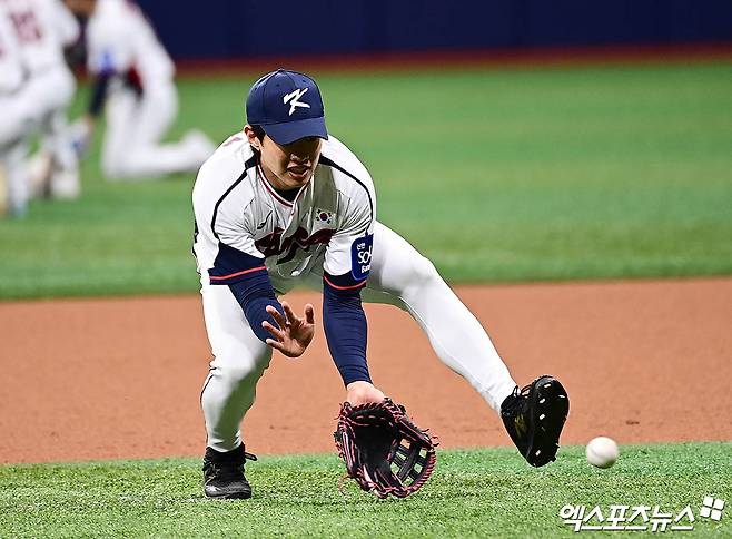 샌디에이고 파드리스 송성문이 미국 통계 사이트 '팬그래프'가 예상한 2026시즌 개막전 선발 라인업에 9번타자 겸 2루수로 당당히 이름을 올렸다. 엑스포츠뉴스 DB