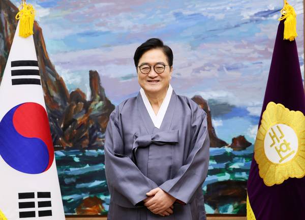 우원식 국회의장은 지난 1일 신년사에서 "6월 지방선거에 맞춰 하나라도 합의할 수 있는 것부터 개헌의 첫 단추를 끼우는 해로 만들어야 한다"고 말했다. /국회 의장비서실