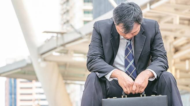 자신감 상실 등 특정 우울증 증상이 치매 위험을 높인다는 연구결과가 있다｜출처: 게티이미지뱅크