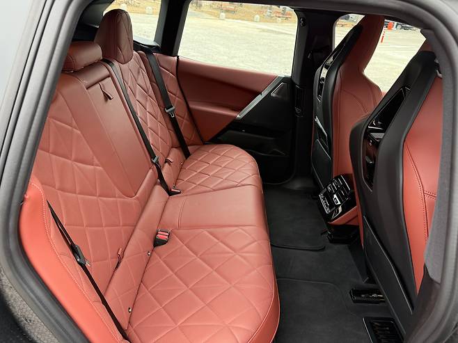 BMW 순수 전기 준대형 SUV ‘뉴 iX’ 내부./이윤정 기자