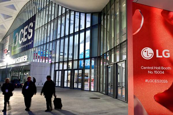 미국 라스베이거스 컨벤션 센터(LVCC)에 설치된 엘지(LG)전자의 광고판. 엘지전자 제공