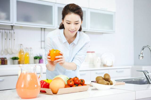 연구진은 하루 5가지 채소와 과일을 먹되 그중 하나를 비타민C 고함량 식품으로 채우는 것을 추천한다. 사진은 기사의 특정 사실과 관련 없음. 클립아트코리아