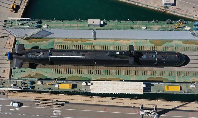 스페인 해군 이삭 페랄급 잠수함이 조선소 도크에 정박해 있다. 나반티아 제공