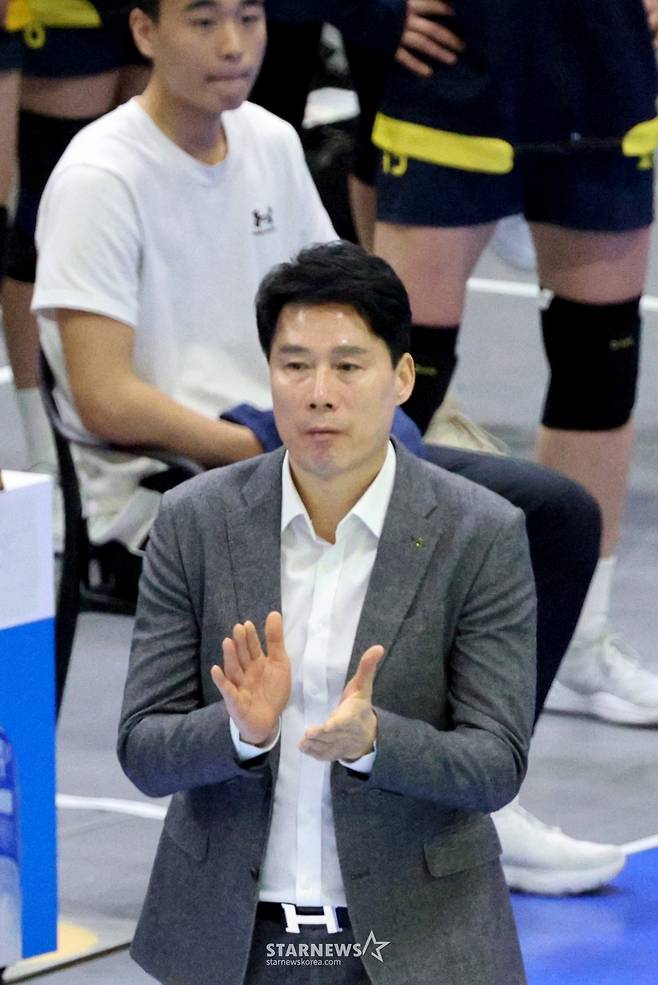 [한번에쓱]'9연승 도전한 현대건설 잡고' 세상을 다가진듯 신난 GS선수들