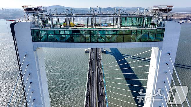 인천 제3연륙교가 개통된 5일 차량들이 제3연륙교를 통행하고 있다. 2026.1.5/뉴스1 ⓒ News1 이호윤 기자