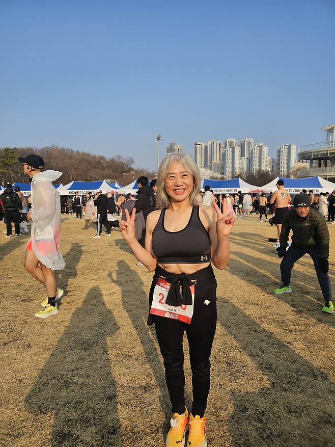 Seo Chun-ja, 62, one of many senior participants in the marathon (Choi Jae-hee/The Korea Herald)
