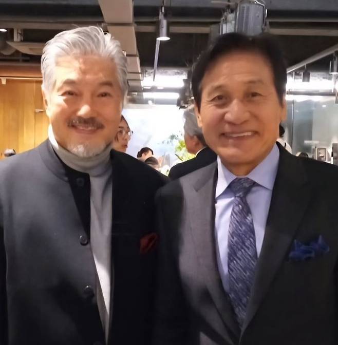 한지일 소셜미디어