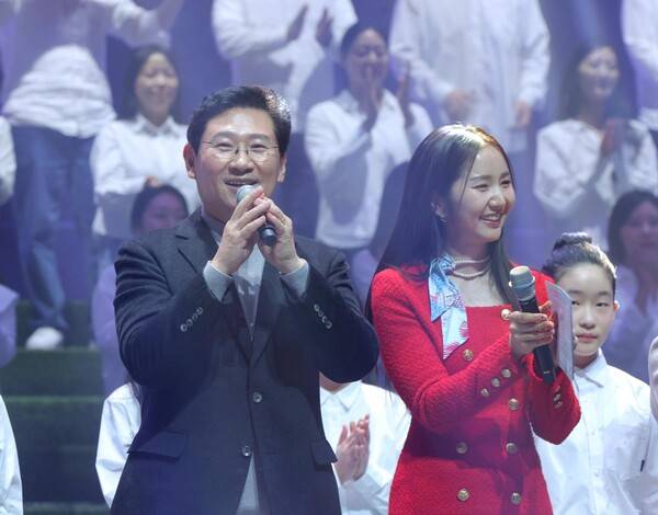 용인FC 공식 창단식, 구단 비전 발표 선수단·유니폼 공개...사진은 이상일 용인시장 모습.(사진제공=용인FC)