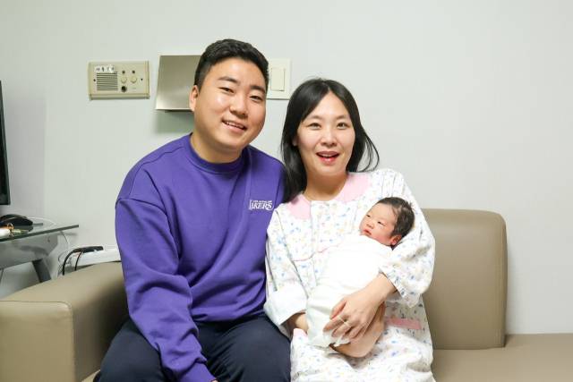 새해둥이2-장윤희·허도현 부부 둘째 딸 태명 진국