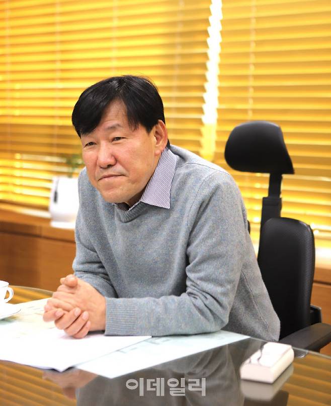 이철수 한국폴리텍 이사장이 인천광역시 폴리텍 본관 집무실에서 이데일리와 인터뷰를 하고 있다.(사진=한국폴리텍)