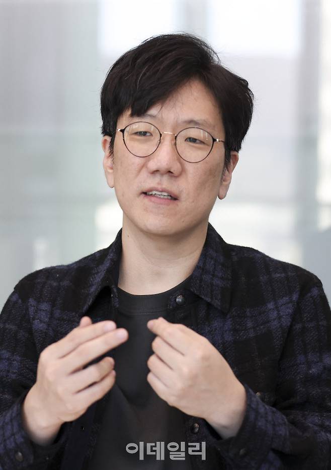 성낙호 네이버클라우드 하이퍼스케일 AI 기술총괄이 5일 경기 성남시 네이버 그린팩토리에서 이데일리와 인터뷰를 진행하고 있다.(사진=이영훈 기자)