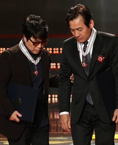 조용필-안성기. 사진 | 연합