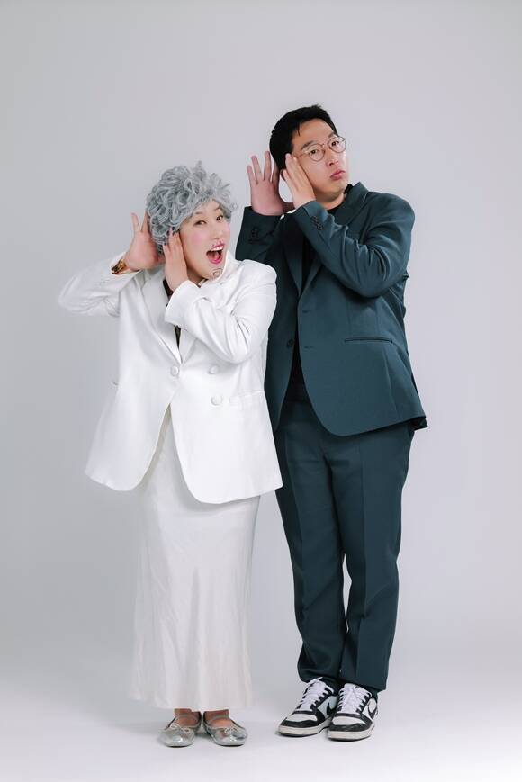 코미디언 김영희(왼쪽)와 정범균이 출연하는 KBS2 새 예능 프로그램 '말자쇼'가 오는 19일 첫 방송한다. /KBS2