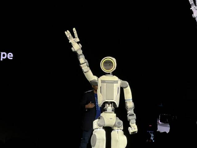 현대차그룹이 5일(현지시간) 미국 라스베이거스 만달레이베이 컨벤션센터에서 열린 CES 2026 미디어데이에서 로봇 계열사 보스턴다이내믹스의 휴머노이드 '아틀라스'를 선보였다. (사진=지디넷코리아 신영빈 기자)