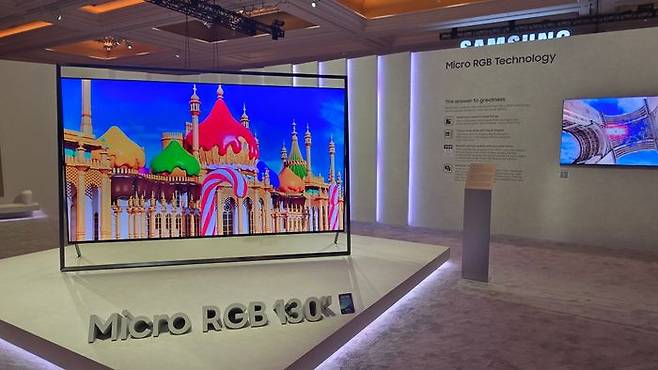 삼성전자가 CES 2026에서 최초로 공개한 130형 마이크로 RGB TV ⓒ데일리안 고수정 기자