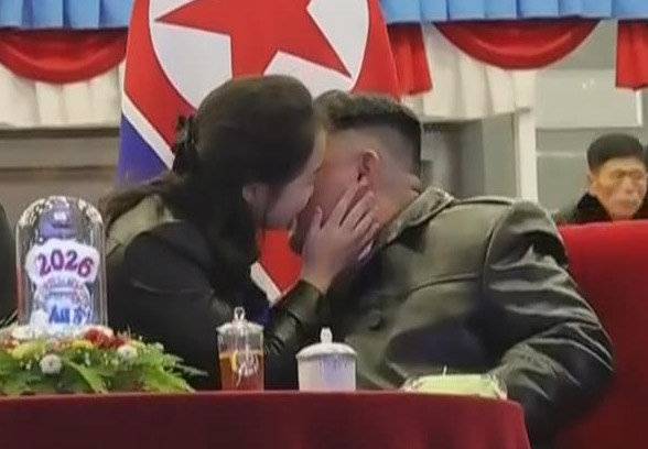 북한 조선중앙TV는 김정은 북한 국무위원장이 지난 1일 평양 5월1일경기장에서 열린 2026년 신년경축공연에 참석했다고 1일 보도했다. 뉴시스