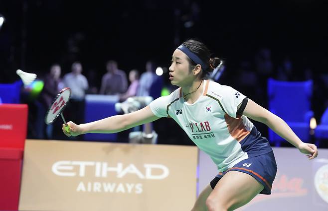 <yonhap photo-5507=""> epa12464833 An Se Young, South Korea in action in the women's single final against Wang Zhi Yi, China (not seen) at the Denmark Open badminton tournament in Odense, Denmark, 19 October 2025. EPA/CLAUS FISKER DENMARK OUT/2025-10-19 22:54:51/ <저작권자 ⓒ 1980~2025 ㈜연합뉴스. 무단 전재 재배포 금지, AI 학습 및 활용 금지></yonhap>