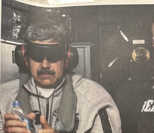 도널드 트럼프 미국 대통령이 자신의 SNS에 공개한 체포 직후의 니콜라스 마두로 대통령. 트루스소셜 캡처