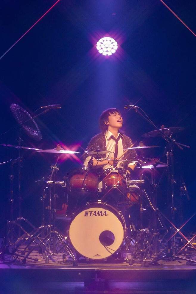 그룹 빅뱅의 멤버 겸 솔로 가수 대성이 지난 3일 서울 송파구 티켓링크 라이브 아레나에서 개최된 '대성 2025 아시아 투어 앙코르 콘서트'에서 무대를 선보이고 있다. RND Company