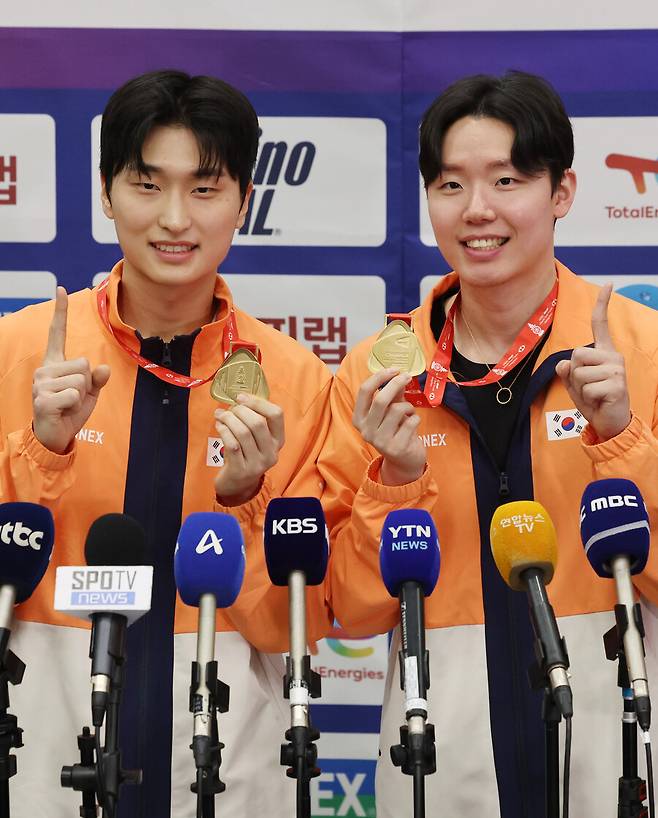 ▲ China's concerns are deepening in the face of the anomalous power of Seo Seung-jae (right in photo), who reaches the top with different combinations. China is sighing as the first match of the new season is being played while Seo Seung-jae, who has been crowned the king of men's doubles, continues his majesty. ⓒYonhap News