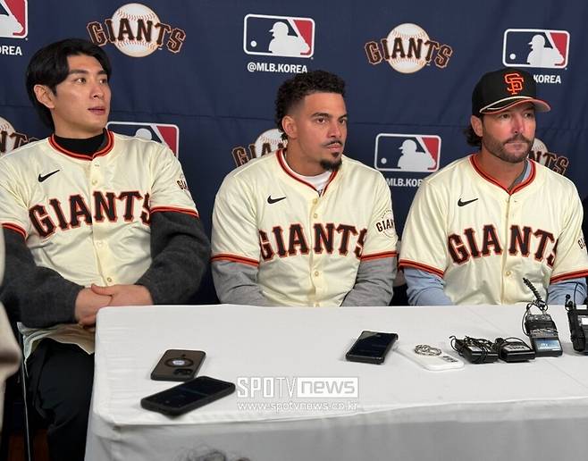 ▲ 샌프란시스코 자이언츠 이정후와 윌리 아다메스, 토니 바이텔로 감독