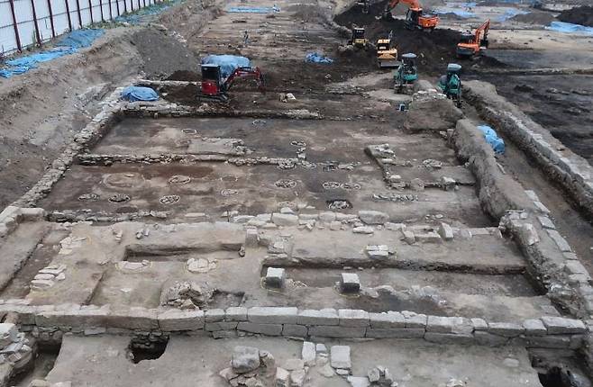 가 지역에서 발견된 배수로 유구  한울문화유산연구원·한강문화유산연구원·수도문물연구원이 정리한 '서울 예지동 세운4구역 도시환경정비사업부지 내 유적 발굴 조사 학술자문회의' 자료집 속 사진 [자료집 캡처. 재판매 및 DB 금지]