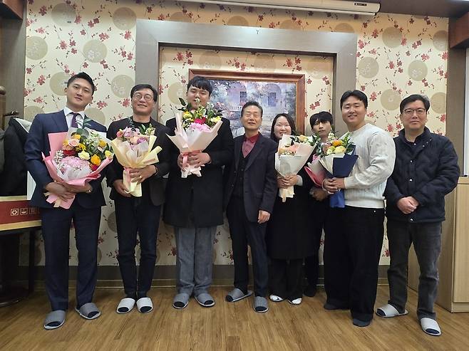 시상자 기념사진 [박재천 촬영]