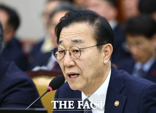 김윤덕 국토교통부 장관은 2026년 신년사를 통해 "K건설 해외진출을 확실히 뒷받침해 우리 건설 경쟁력이 경제 성장으로 이어지도록 하겠다"고 강조했다. /뉴시스