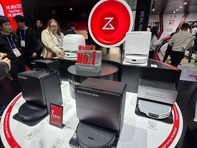 미국 라스베이거스 베네시안 엑스포에 전시돼 있는 로보락 로봇청소기 라인업 ⓒ데일리안 고수정 기자