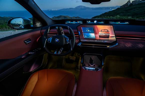 아마존 알렉사+(Alexa+) 기술을 탑재한 AI 기반 음성 비서 'BMW 지능형 개인 비서(BMW Intelligent Personal Assistant)'가 적용된 BMW '뉴 iX3'. [사진=BMW]