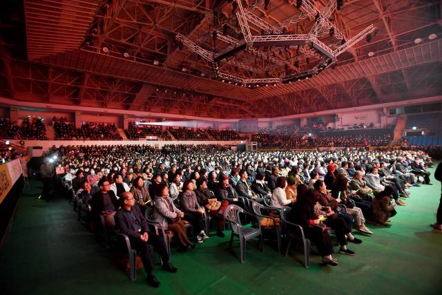 ▲ 지난해 11월 19일 원주 치악체육관에서 열린 제2회 박건호음악회.