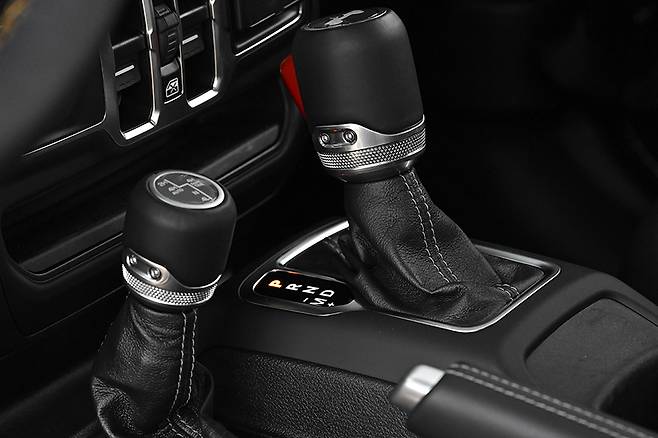 지프 랭글러 사하라. 사진: 김학수 기자