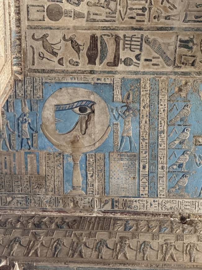 엄마가 좋아했던 이집트 덴데라신전. /김윤지