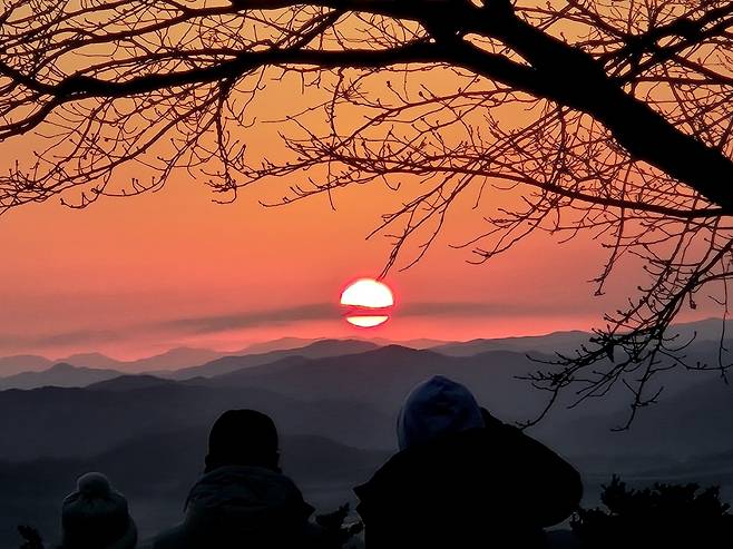 문경 봉천사의 일출.