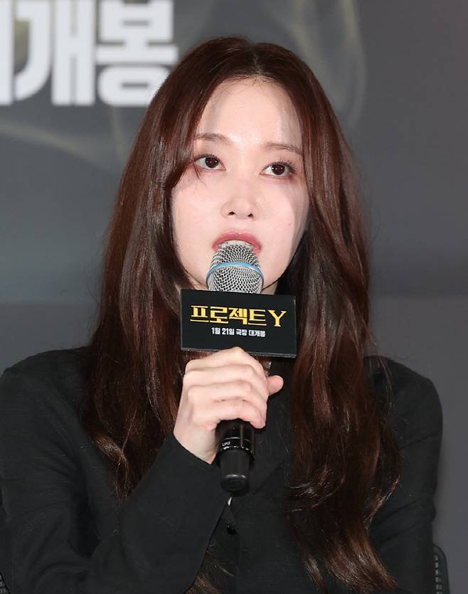 배우 전종서가 8일 서울 송파구 롯데시네마 월드타워점에서 열린 영화 '프로젝트 Y'(감독 이환) 언론시사회에 참석해 취재진 질문에 답하고 있다. (사진=뉴스1)