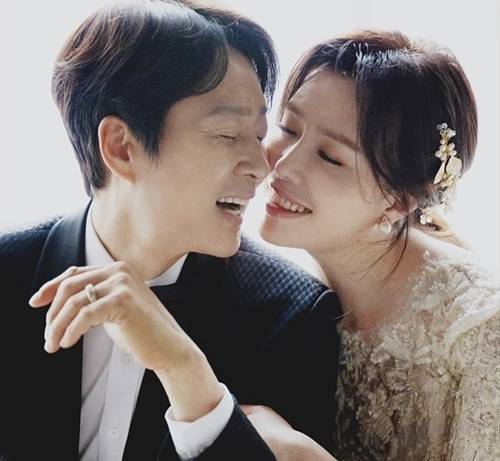 결혼 30년 후에도 여전히 달달한 최수종 하희라 부부. 사진=하희라 SNS