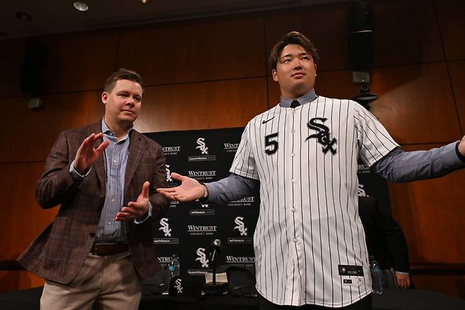 무라카미는 시카고 화이트삭스와 2년 3400만달러에 계약했다. AP연합뉴스







<저작권자(c) 연합뉴스, 무단 전재-재배포, AI 학습 및 활용 금지>