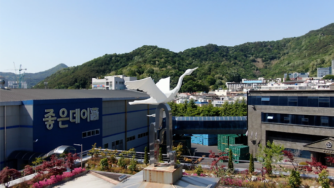 무학의 경남 창원1공장 외관.
