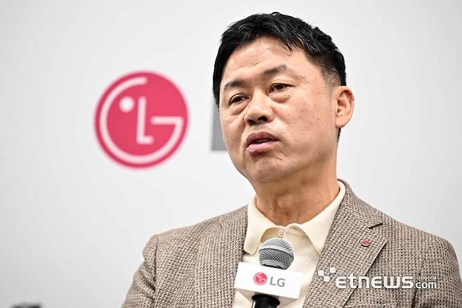 류재철 LG전자 대표가 7일(현지시간) 미국 네바다주 라스베이거스 컨벤션센터에서 열린 취임 첫 기자간담회에서 인사말을 하고 있다.  라스베이거스=이동근기자 foto@etnews.com