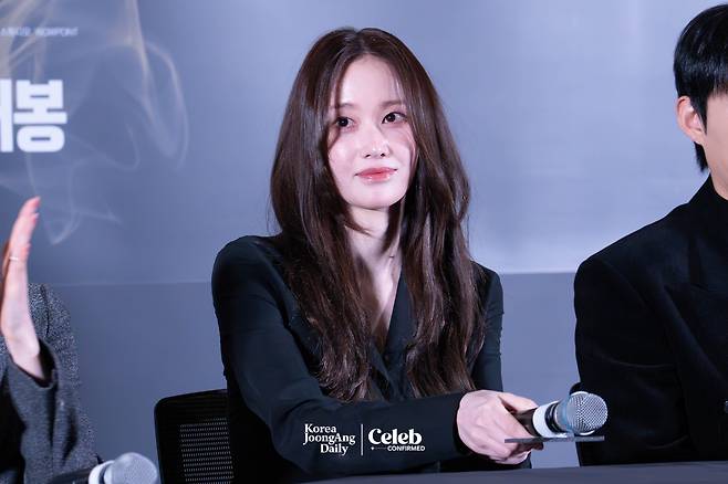 Actor Jun Jong-seo during a press conference for the film “Project Y” at the Lotte Cinema World Tower in Jamsil, southern Seoul on Jan. 8. [DANIELA GONZALEZ PEREZ]