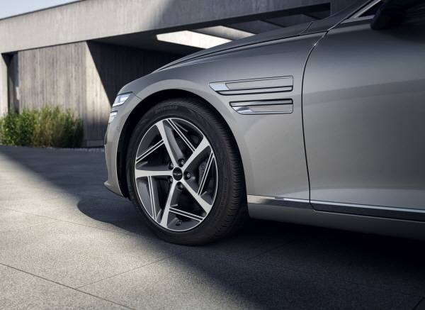 2026 G80 신규 19in 휠 [사진 제공=제네시스]