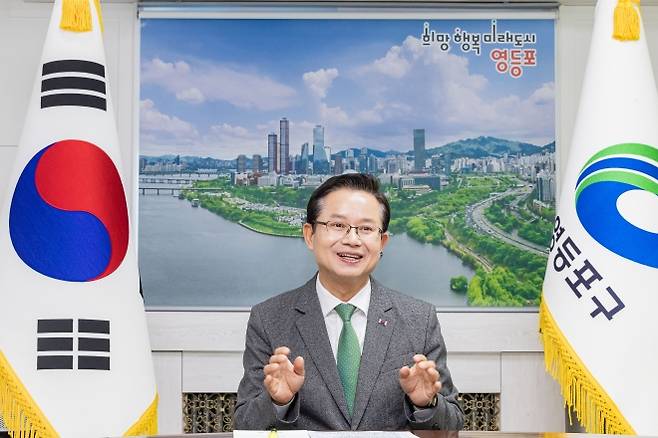 최호권 영등포구청장은 7일 영등포구청에서 진행된 서울신문 신년 인터뷰에서 “보여 주기식 성과보다 주민 일상에서 체감되는 변화를 만들겠다”고 말했다. 영등포구 제공