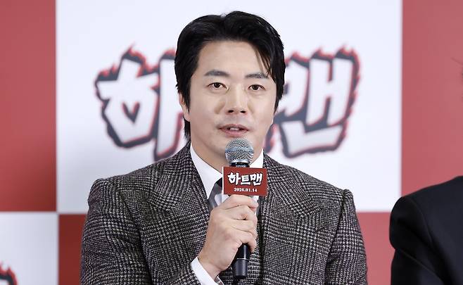 [서울=뉴시스] 김혜진 기자 = 배우 권상우가 8일 오후 서울 송파구 롯데시네마 월드타워점에서 열린 영화 ‘하트맨’(감독 최원섭) 언론시사회에서 인사말을 하고 있다. 2026.01.08. jini@newsis.com