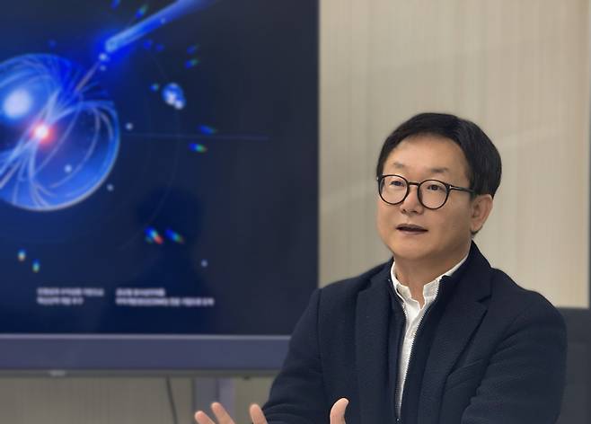 지난달 17일 서울 마포구 듀켐바이오 본사에서 이데일리와 만난 김종우 부회장이 기자의 질문에 답변을 하고 있다. (사진=이데일리 나은경 기자)